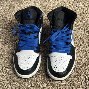 Air jordan 1 retro high og gs royal toe size 9.